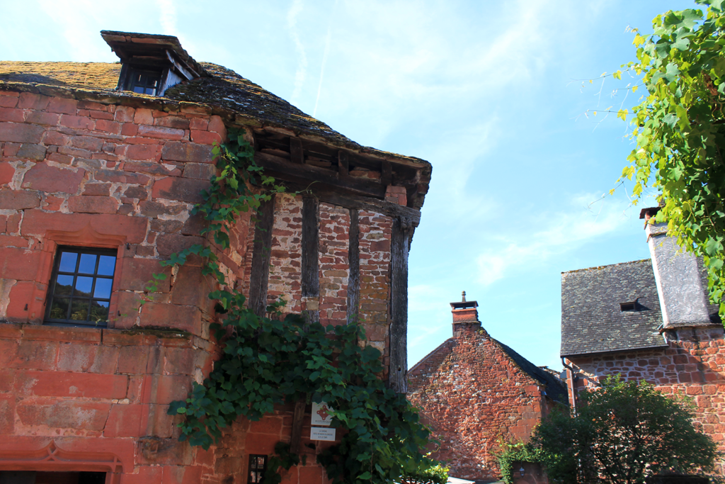 Collonges-la-rouge - Correze - France - Article de voyage by Drawingsandthings