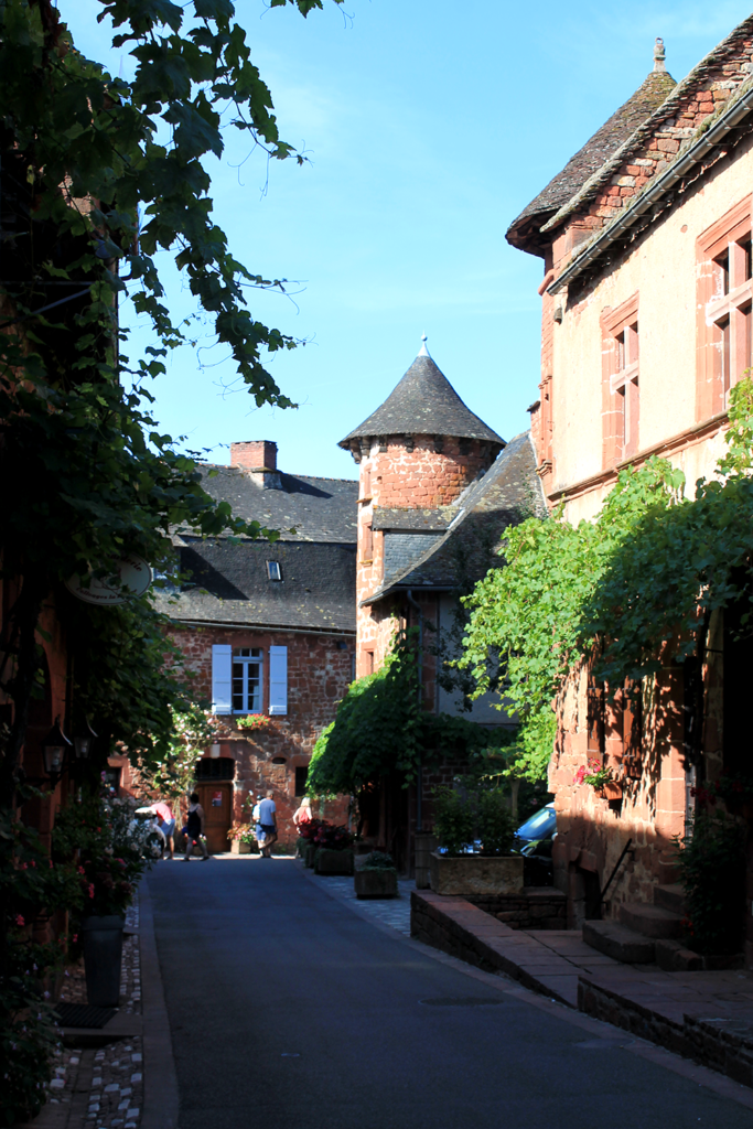 Collonges-la-rouge - Correze - France - Article de voyage by Drawingsandthings