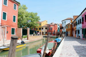 Burano-Voyager-en-Italie_by-Drawingsandthings